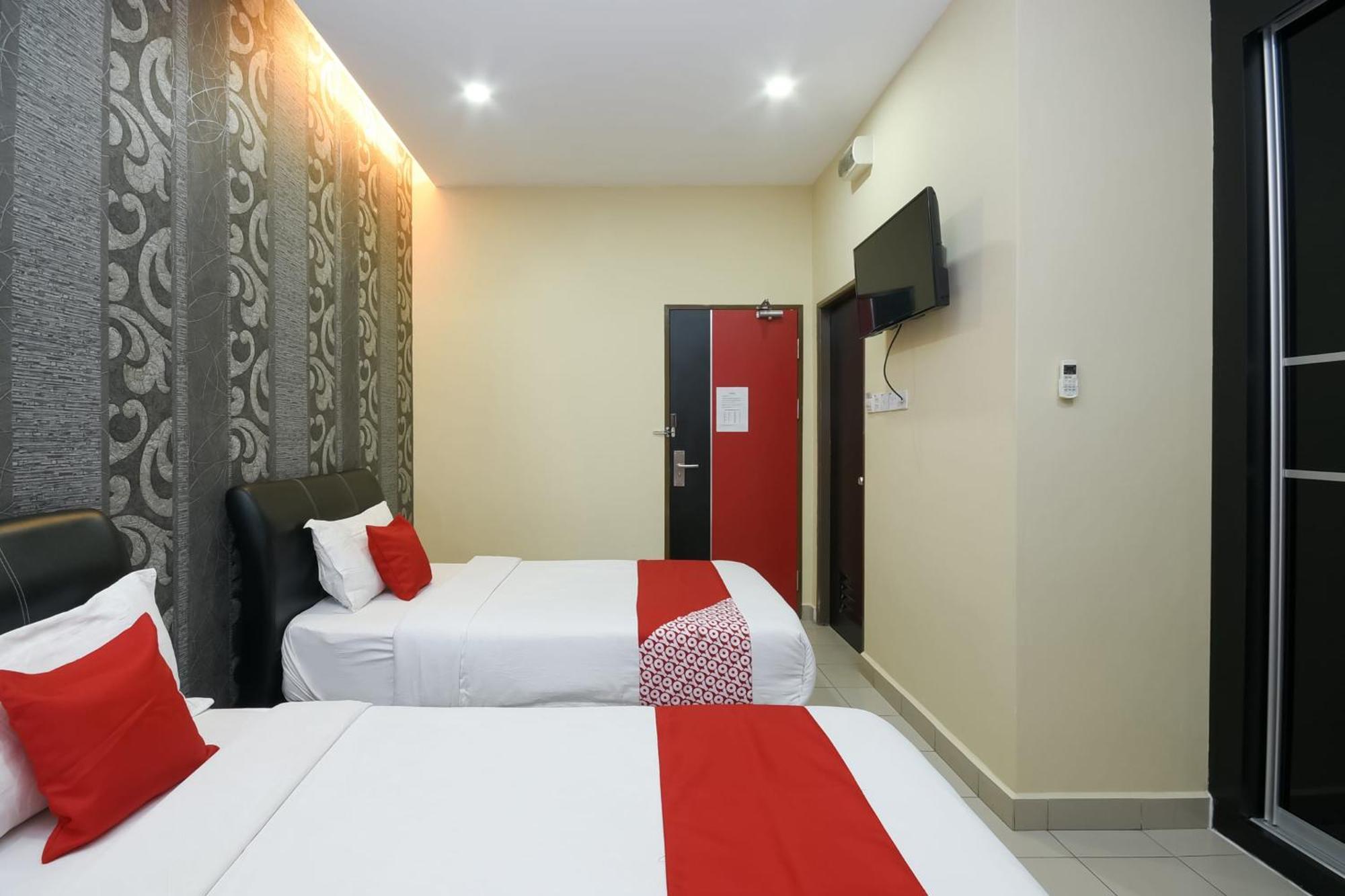 Oyo 89301 Ys Inn Miri Ngoại thất bức ảnh