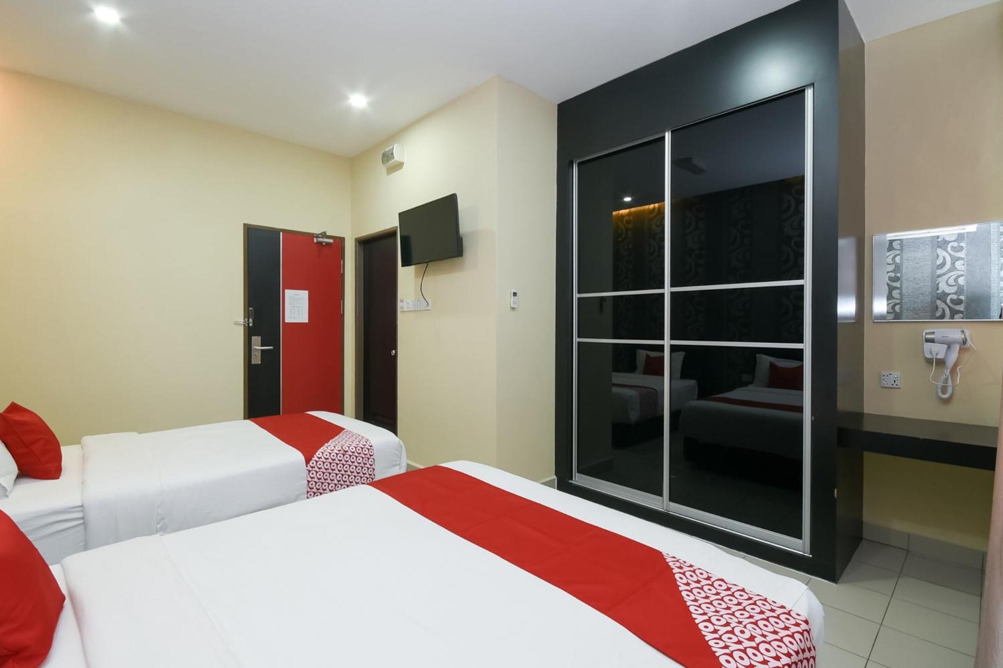 Oyo 89301 Ys Inn Miri Ngoại thất bức ảnh